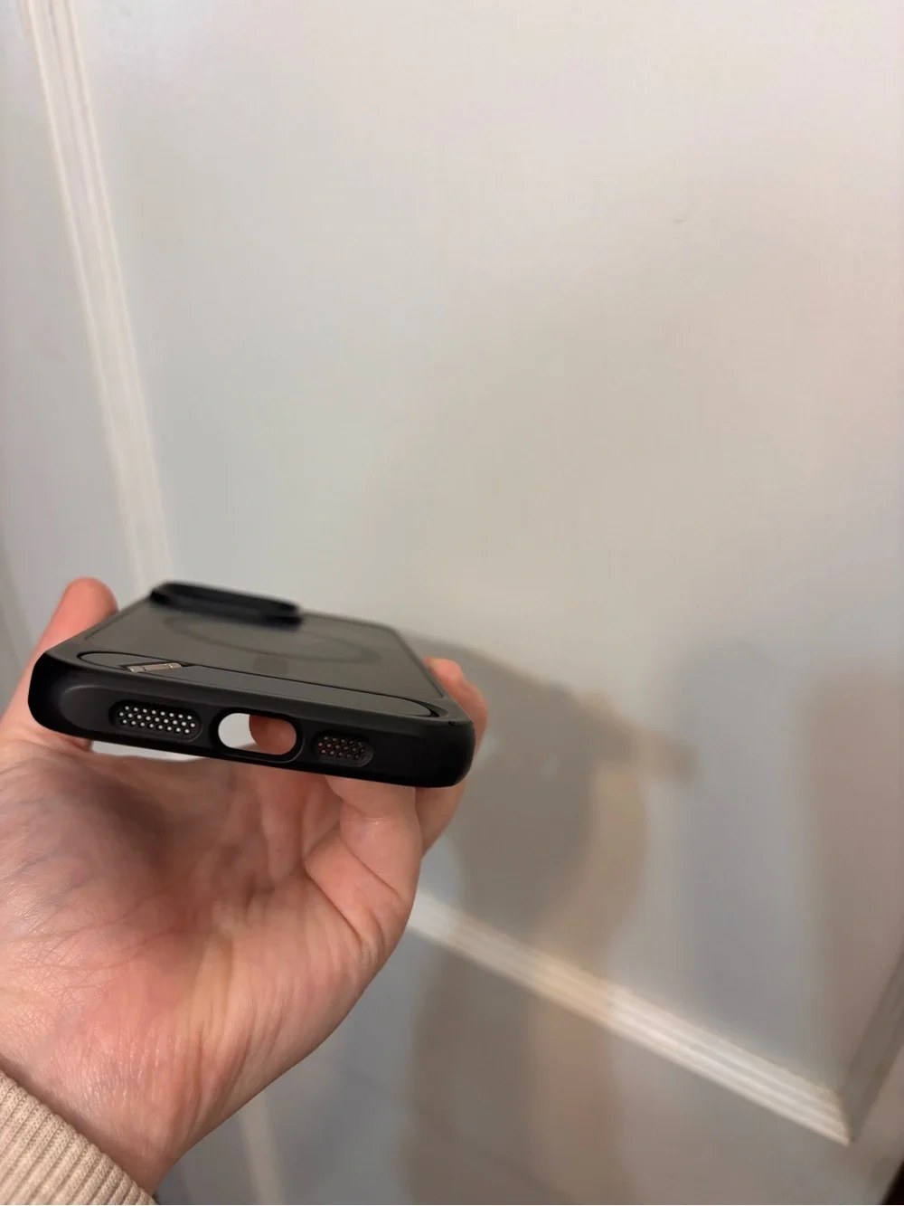 iPhone 14 Pro Max Black Phone Case with Magnetic Ring and Kickstand